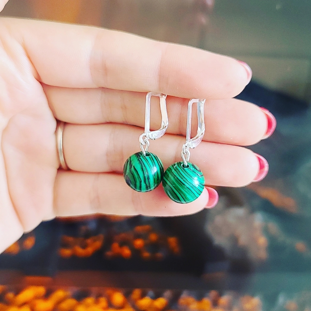 Beautiful Malachite beaded earrings ✨